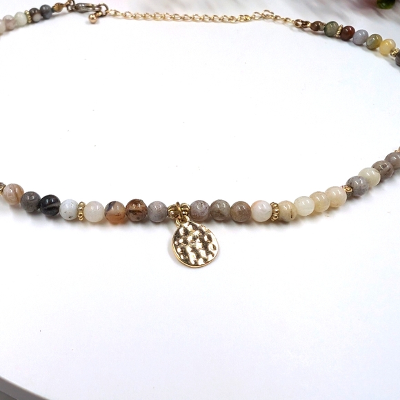 Genuine Quartz Stone Bead Gold Plated Medallion Pendant Vintage Necklace - Picture 2 of 6